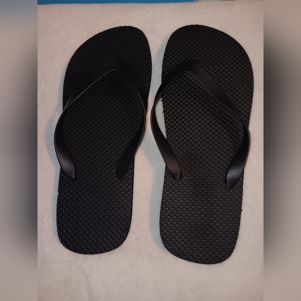 NWOT Black Strappy Ballet Flats Flip Flops Women's Size 9/10